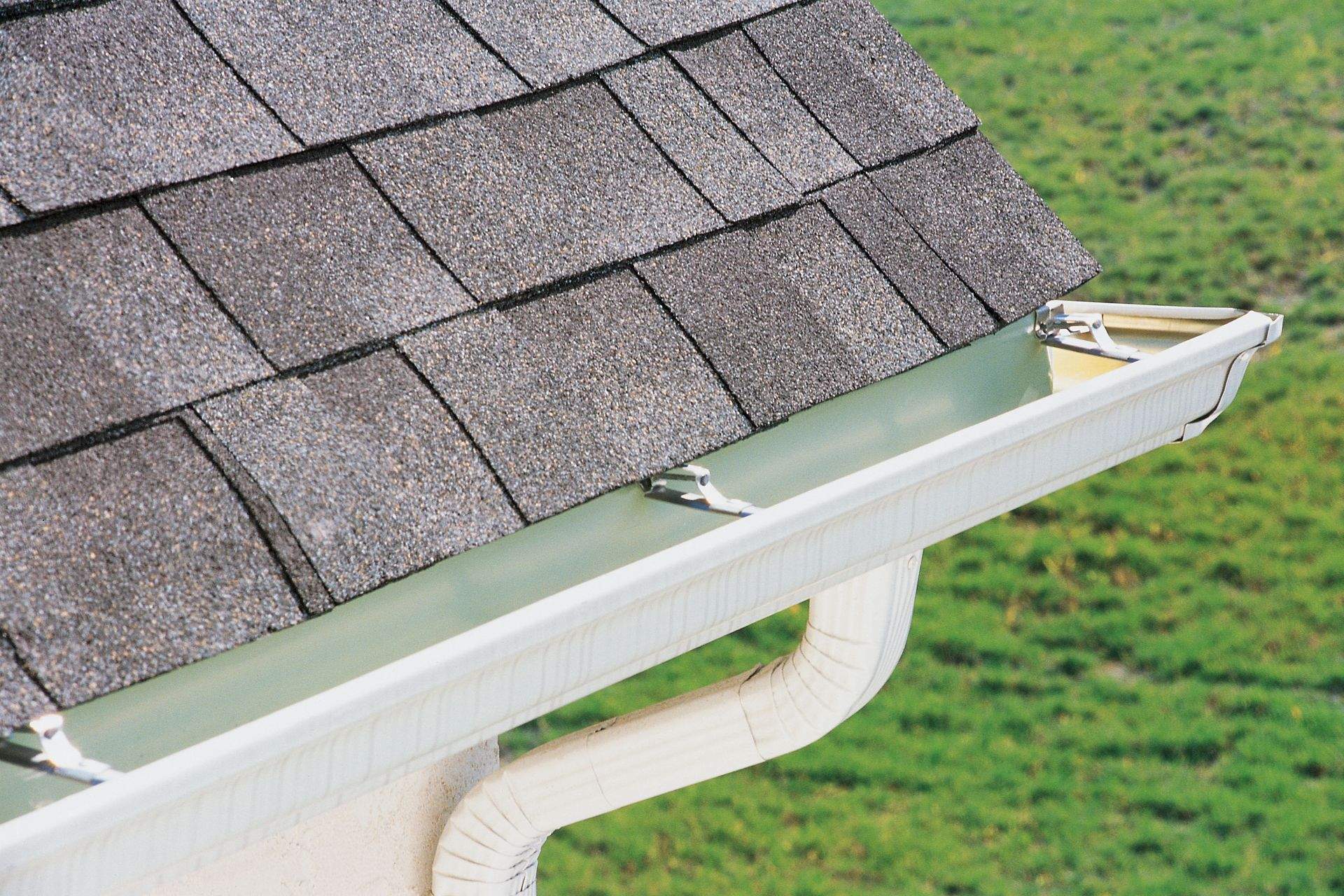 6 Things to Expect During Roof Repairs