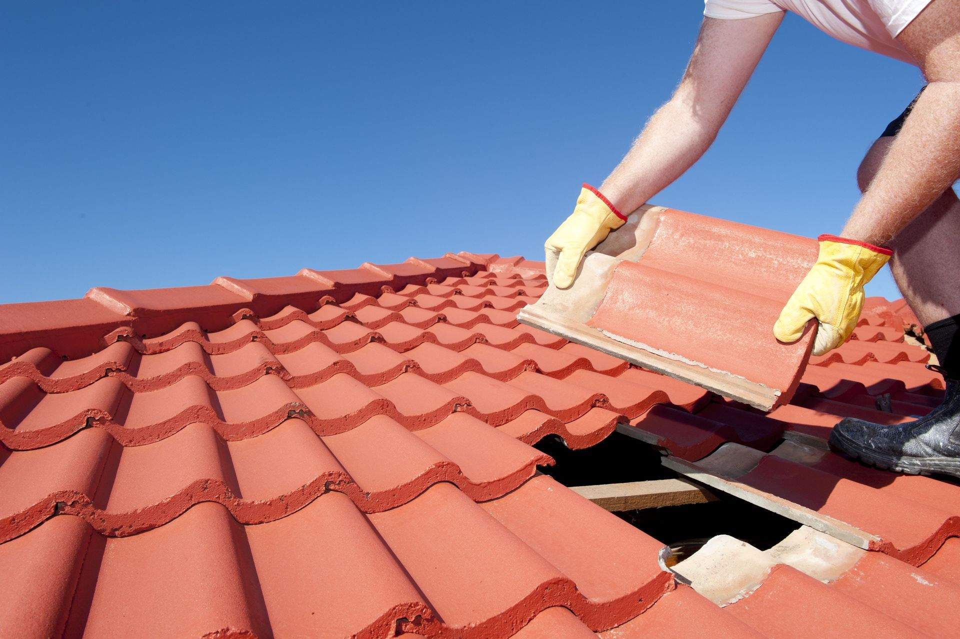 Here’s Why Tile Roofers Are in Demand These Days
