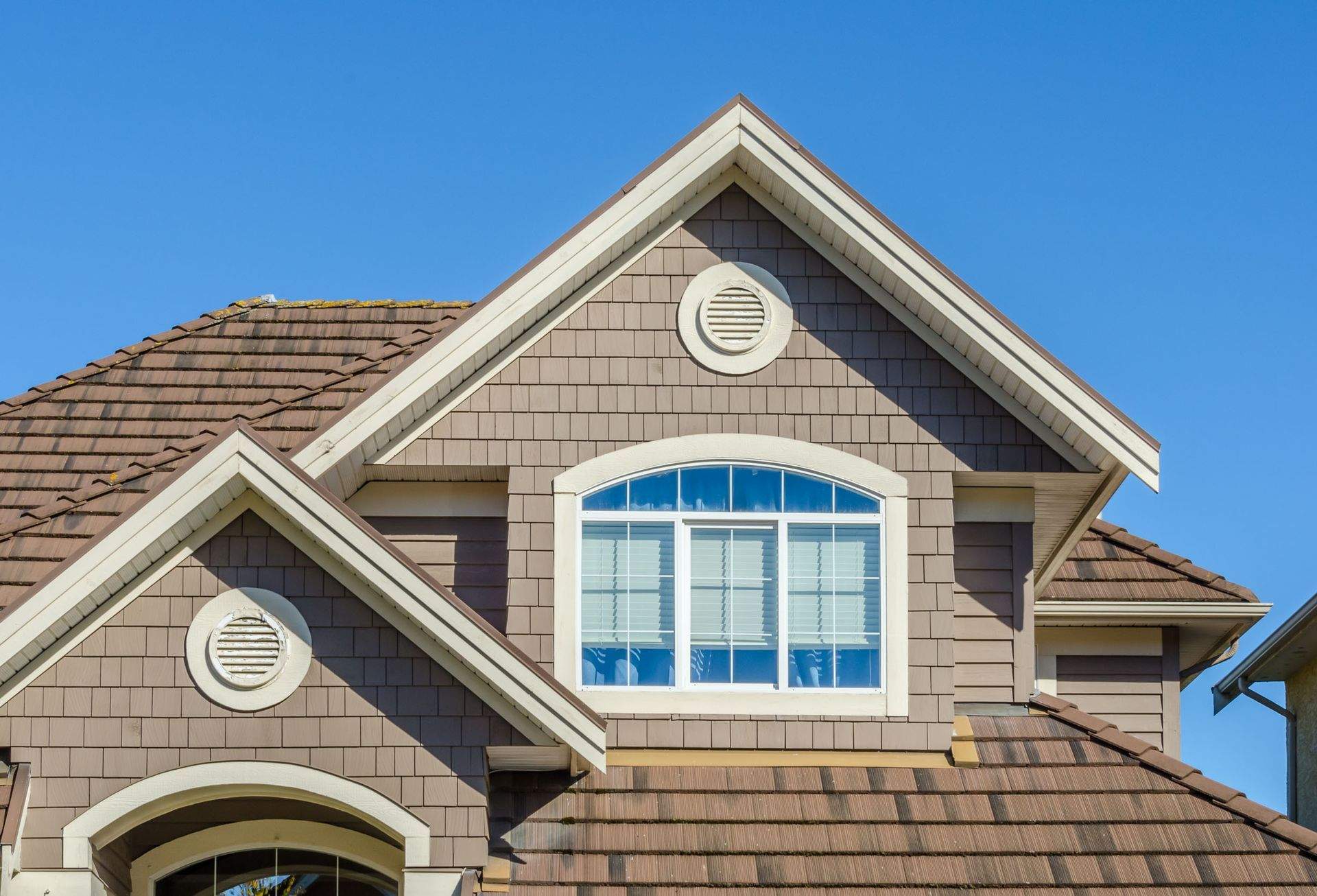 5 Benefits of Receiving a Roofing Estimate Before Signing a Contract